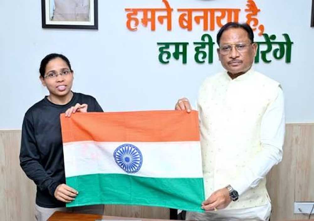 मुख्यमंत्री विष्णुदेव साय ने माउंट एवरेस्ट फतह करने वाली पर्वतारोही अमिता श्रीवास को दी बधाई मुख्यमंत्री विष्णुदेव साय ने माउंट एवरेस्ट फतह करने वाली पर्वतारोही अमिता श्रीवास को दी बधाई
