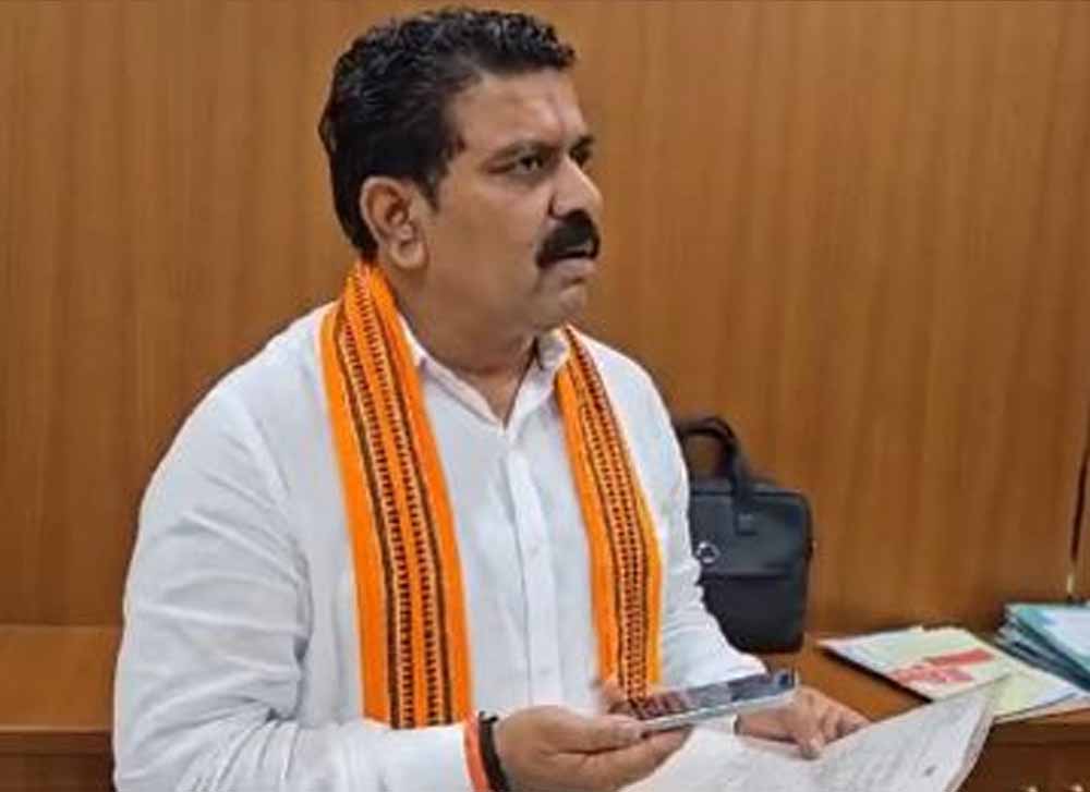 CG विधानसभा में डिप्टी CM विजय शर्मा का बड़ा बयान, बोले- नक्सलवाद के खात्मे के लिए सरकार अटल CG विधानसभा में डिप्टी CM विजय शर्मा का बड़ा बयान, बोले- नक्सलवाद के खात्मे के लिए सरकार अटल