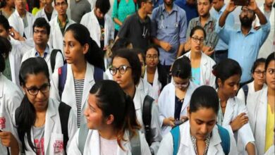 CG में डॉक्टरों को बड़ी राहत के संकेत! UG बॉन्ड खत्म, PG में एक साल बॉन्ड पर बनी सहमति CG में डॉक्टरों को बड़ी राहत के संकेत! UG बॉन्ड खत्म, PG में एक साल बॉन्ड पर बनी सहमति