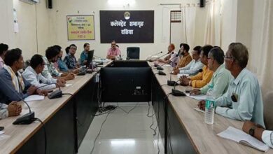 दतिया में निर्वाचन आयोग के दिशा-निर्देशों के अनुरूप प्रशासन सक्रिय