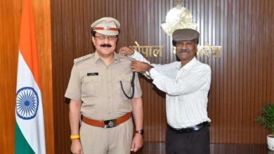 डीजीपी ने भारतीय पुलिस सेवा में नियुक्त अधिकारियों को लगाई रैंक डीजीपी ने भारतीय पुलिस सेवा में नियुक्त अधिकारियों को लगाई रैंक