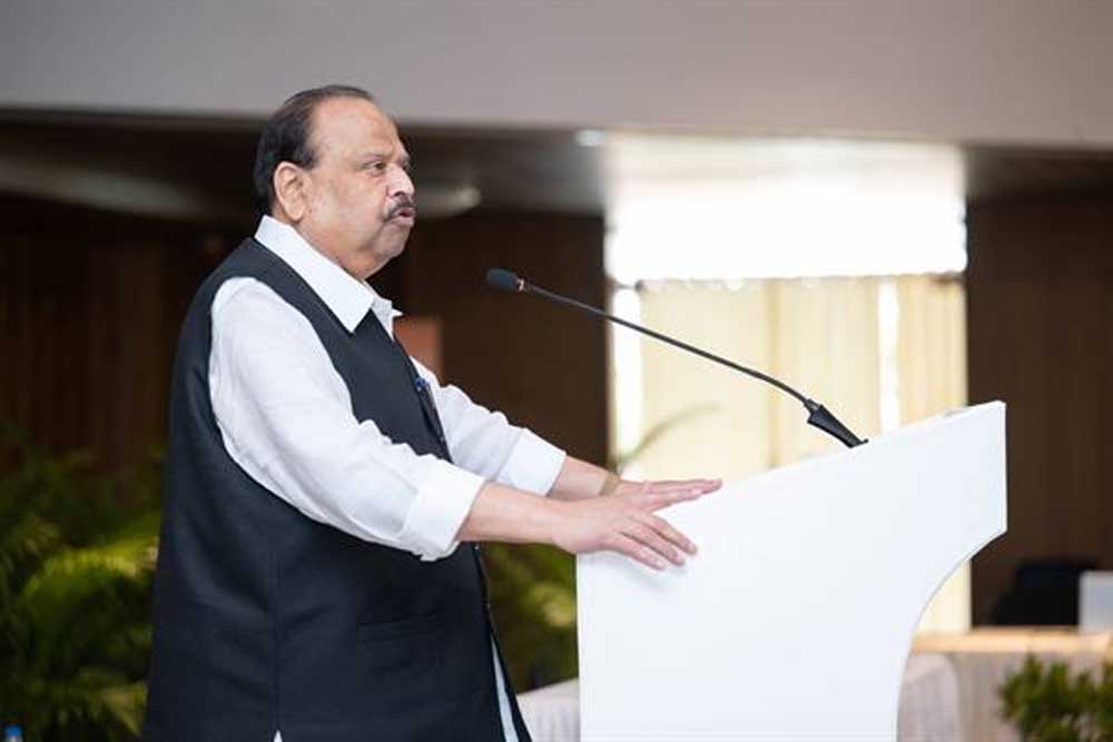 जैन दर्शन वैश्विक है, जो समाज को शांति प्रिय बना सकता है : मंत्री काश्यप जैन दर्शन वैश्विक है, जो समाज को शांति प्रिय बना सकता है : मंत्री काश्यप