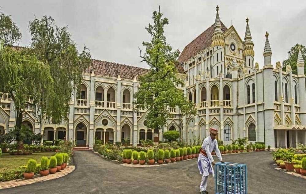 सरकारी मंदिरों में पुजारियों की नियुक्ति हाईकोर्ट पहुंची, SC-ST-OBC को अवसर न मिलने पर सरकार से जवाब तलब