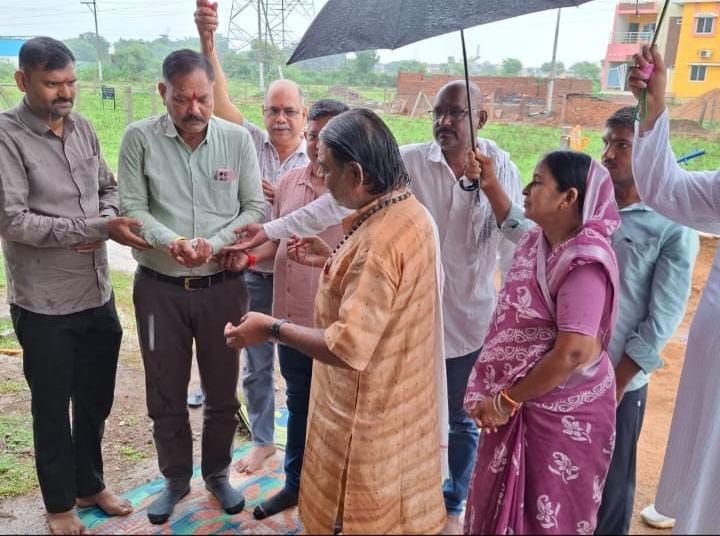 जामुल के वार्ड क्रं. 4 में शिव मंदिर के पास अध्यक्ष निधि से बोर खनन कार्य हुआ प्रारंभ जामुल के वार्ड क्रं. 4 में शिव मंदिर के पास अध्यक्ष निधि से बोर खनन कार्य हुआ प्रारंभ