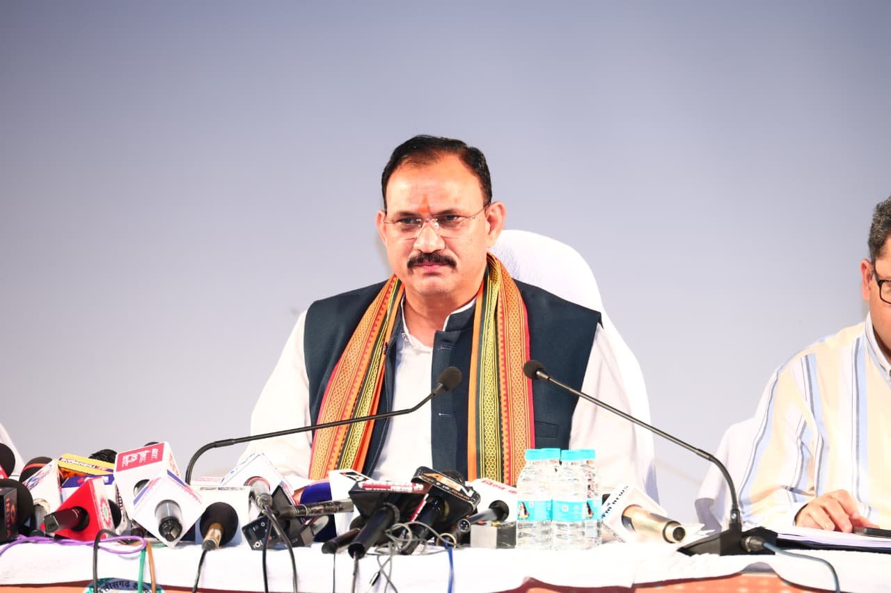 मलेरिया पर निर्णायक प्रहार जारी, एक भी मृत्यु न हो यही हमारा लक्ष्य : स्वास्थ्य मंत्री मलेरिया पर निर्णायक प्रहार जारी, एक भी मृत्यु न हो यही हमारा लक्ष्य : स्वास्थ्य मंत्री