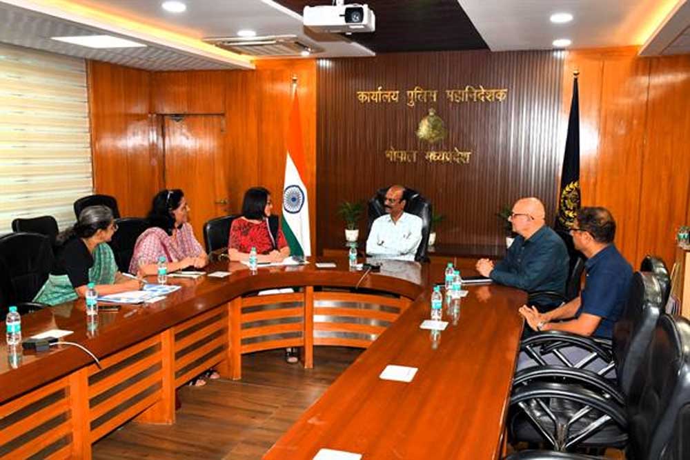 डीजीपी कैलाश मकवाणा से यूएन विमेन इंडिया की कंट्री रिप्रेजेंटिव शोको इशिकावा ने की सौजन्य भेंट डीजीपी कैलाश मकवाणा से यूएन विमेन इंडिया की कंट्री रिप्रेजेंटिव शोको इशिकावा ने की सौजन्य भेंट