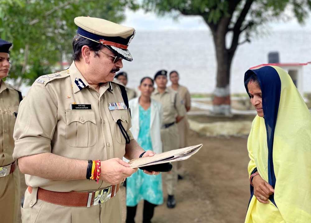 जेल महानिदेशक डॉ वरुण कपूर द्वारा शाजापुर जिला जेल का सघन निरीक्षण जेल महानिदेशक डॉ वरुण कपूर द्वारा शाजापुर जिला जेल का सघन निरीक्षण