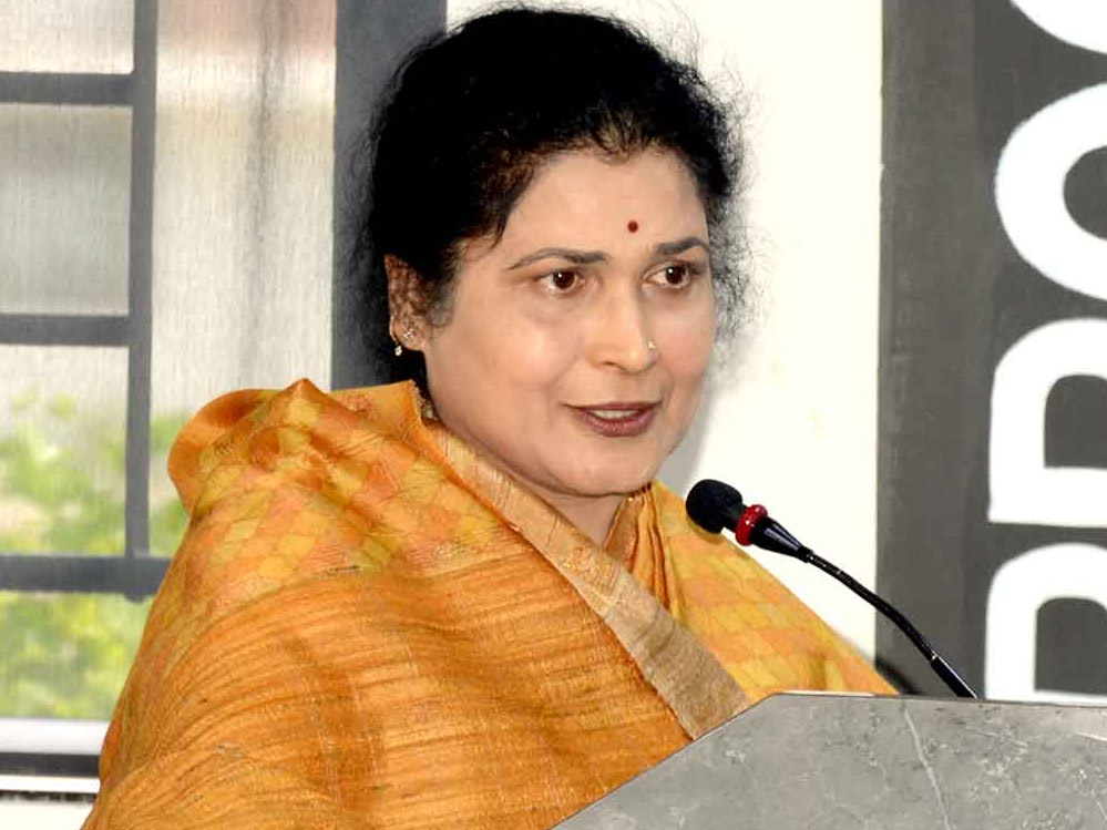 पिछड़ा वर्ग विदेश अध्ययन छात्रवृत्ति योजना से संवर रहा पिछड़ा वर्ग के विद्यार्थियों का भविष्य: राज्यमंत्री गौर पिछड़ा वर्ग विदेश अध्ययन छात्रवृत्ति योजना से संवर रहा पिछड़ा वर्ग के विद्यार्थियों का भविष्य: राज्यमंत्री गौर