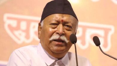 मोहन भागवत बोले- पाकिस्तान से भारत आए लोग शरणार्थी नहीं, देश के लिए संघर्ष करने वाले योद्धा थे मोहन भागवत बोले- पाकिस्तान से भारत आए लोग शरणार्थी नहीं, देश के लिए संघर्ष करने वाले योद्धा थे