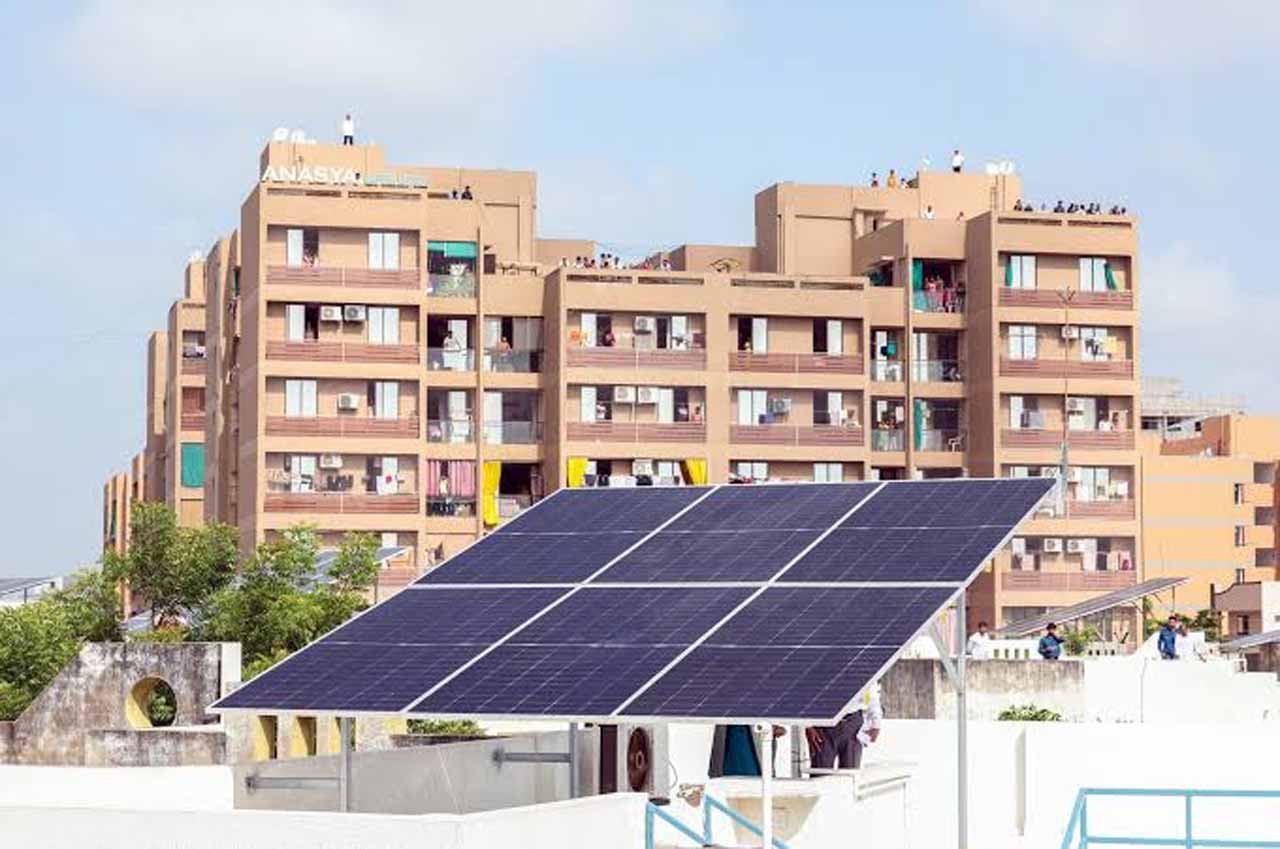 योगी सरकार की उपलब्धिः 7 लाख से अधिक आवासीय रूफटॉप सोलर संयंत्र स्थापित करने में यूपी दूसरे स्थान पर