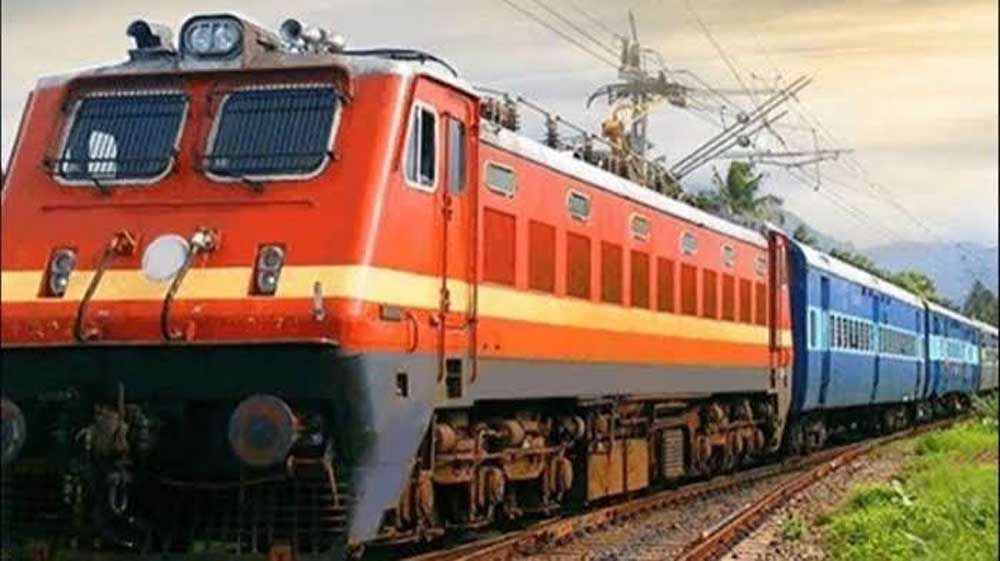 भारतीय रेलवे की एमपी के यात्रियों को बड़ी सौगात, मात्र ₹850 में 5 धामों के दर्शन भारतीय रेलवे की एमपी के यात्रियों को बड़ी सौगात, मात्र ₹850 में 5 धामों के दर्शन