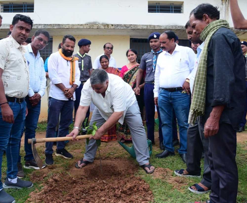 शिक्षा ही विकसित छत्तीसगढ़ की सबसे मजबूत नींव – राजेश अग्रवाल शिक्षा ही विकसित छत्तीसगढ़ की सबसे मजबूत नींव – राजेश अग्रवाल