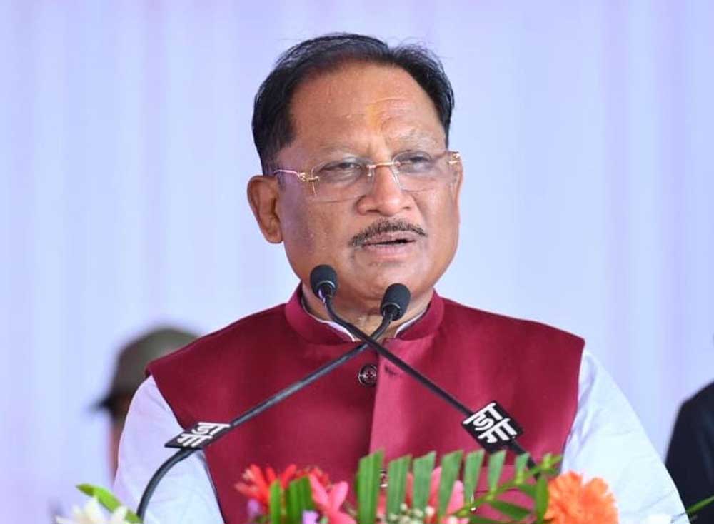 मुख्यमंत्री विष्णुदेव साय के नेतृत्व में किसानों को समय पर मिल रहे बीज और खाद, खरीफ की तैयारियों को मिली नई गति मुख्यमंत्री विष्णुदेव साय के नेतृत्व में किसानों को समय पर मिल रहे बीज और खाद, खरीफ की तैयारियों को मिली नई गति