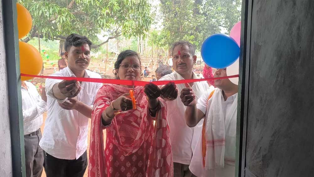 पीडिया में 21 साल बाद गूंजी स्कूल की घंटी, 539 बच्चों के जीवन में लौटी शिक्षा की नई उम्मीद पीडिया में 21 साल बाद गूंजी स्कूल की घंटी, 539 बच्चों के जीवन में लौटी शिक्षा की नई उम्मीद