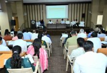 निर्माण कार्यों का हर 15 दिनों में करें निरीक्षण, नागरिक सुविधाओं के काम में न हो लापरवाही : शंगीता आर. निर्माण कार्यों का हर 15 दिनों में करें निरीक्षण, नागरिक सुविधाओं के काम में न हो लापरवाही : शंगीता आर.