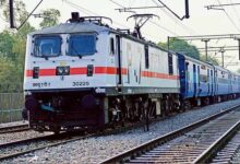 रेवांचल एक्सप्रेस से अकेला भोपाल पहुंचा 10 साल का मासूम, GRP ने मां से मिलवाकर लौटाई खुशियां