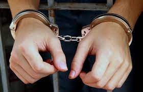 दिवंगत आरक्षक के परिवार से 19 लाख की वसूली मामले में थाना प्रभारी गिरफ्तार,एक करोड़ के बीमा दावे में कथित हेराफेरी का मामला दिवंगत आरक्षक के परिवार से 19 लाख की वसूली मामले में थाना प्रभारी गिरफ्तार,एक करोड़ के बीमा दावे में कथित हेराफेरी का मामला