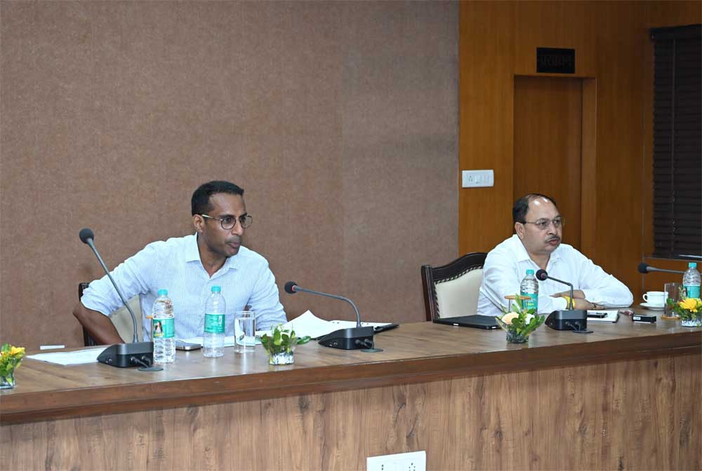 लोक निर्माण विभाग के सचिव ने पुल निर्माण कार्यों की प्रगति की समीक्षा की लोक निर्माण विभाग के सचिव ने पुल निर्माण कार्यों की प्रगति की समीक्षा की