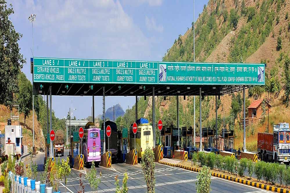 जबलपुर हाईकोर्ट की सख्ती का बड़ा असर: NHAI ने टोल टैक्स में की 70 फीसदी तक की कटौती जबलपुर हाईकोर्ट की सख्ती का बड़ा असर: NHAI ने टोल टैक्स में की 70 फीसदी तक की कटौती