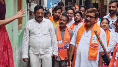 76 दिवसीय वार्ड प्रवास में जनता के बीच पहुंच रहे विधायक डॉ. नीलकंठ तिवारी, सुन रहे समस्याएं, करा रहे समाधान 76 दिवसीय वार्ड प्रवास में जनता के बीच पहुंच रहे विधायक डॉ. नीलकंठ तिवारी, सुन रहे समस्याएं, करा रहे समाधान