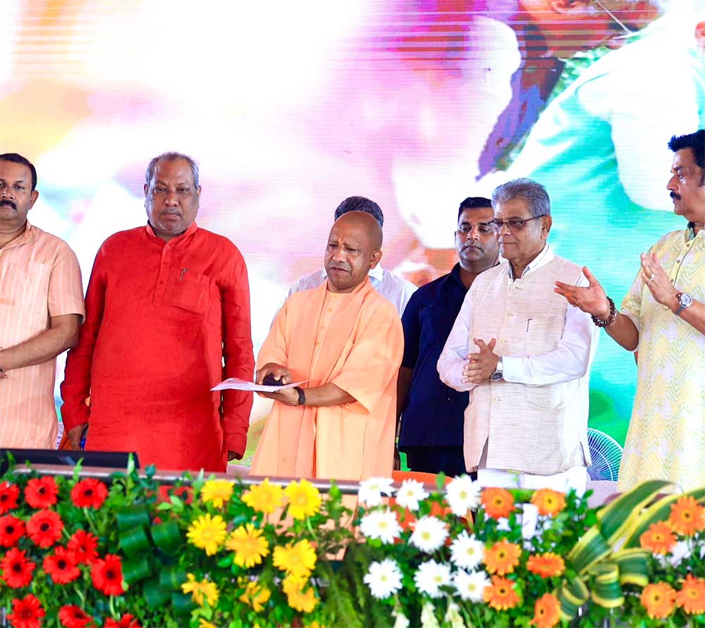 योगी सरकार ने जनसहभागिता से रचा नया इतिहास, एक दिन में रोपे गए 35.27 करोड़ से अधिक पौधे