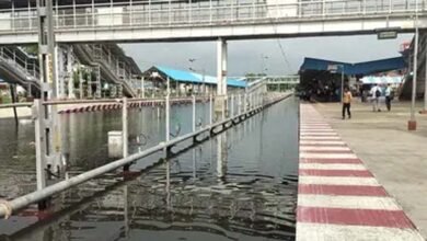 प्रयागराज में बारिश का कहर, सड़कें-रेलवे ट्रैक जलमग्न; स्कूल बंद, बाढ़ जैसे हालात