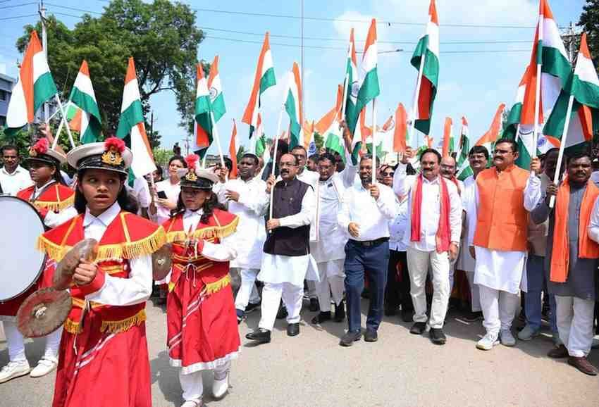 देशभक्ति से ओतप्रोत अप्रतिम उत्साह के साथ निकली तिरंगा यात्रा, उप मुख्यमंत्री अरुण साव हुए शामिल