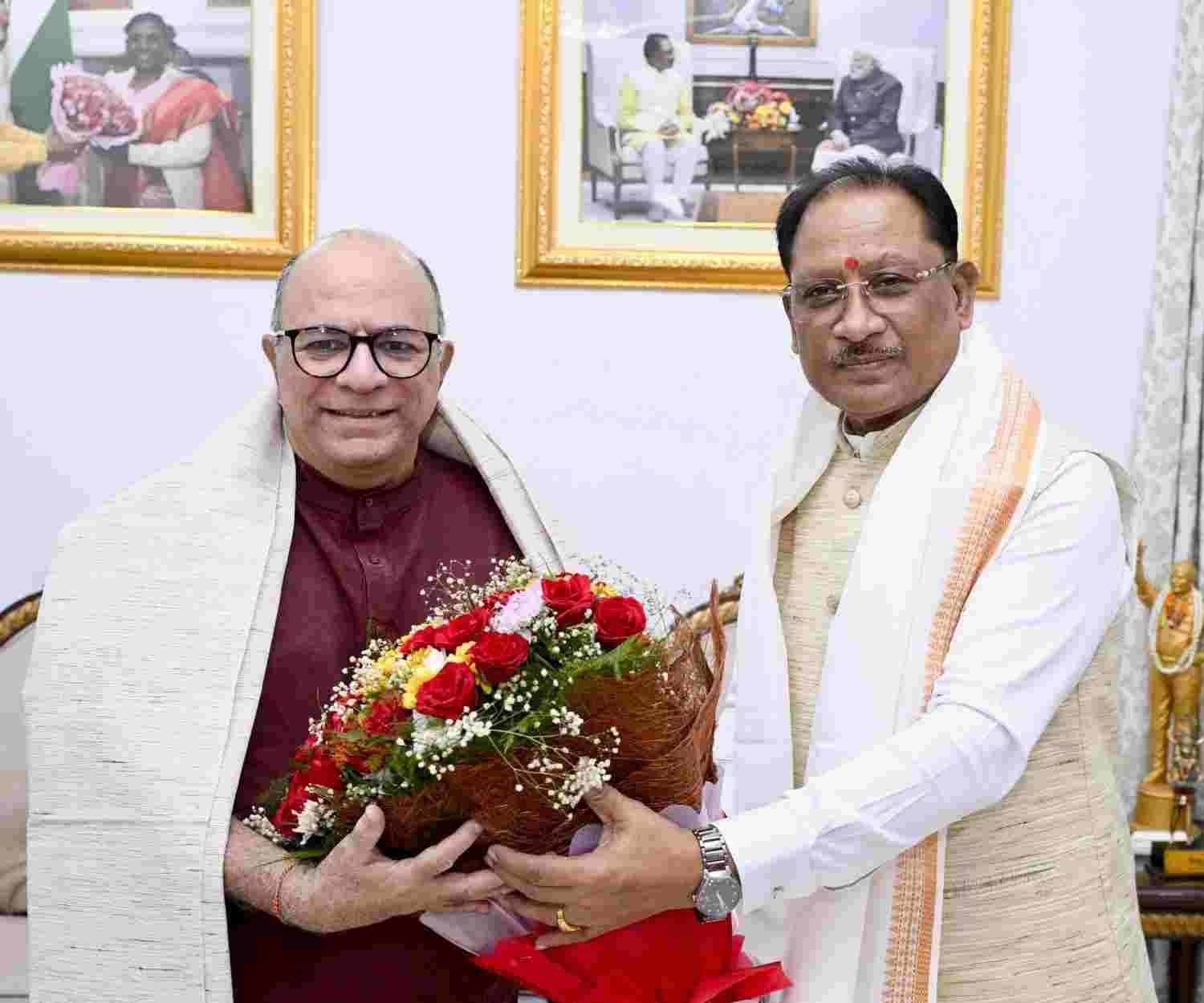 मुख्यमंत्री विष्णुदेव साय से निर्माता-निर्देशक डॉ. चंद्रप्रकाश द्विवेदी ने की सौजन्य मुलाकात मुख्यमंत्री विष्णुदेव साय से निर्माता-निर्देशक डॉ. चंद्रप्रकाश द्विवेदी ने की सौजन्य मुलाकात