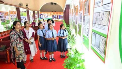 विद्यार्थियों ने देखी स्वतंत्रता संग्राम सेनानियों और ‘वंदे मातरम्’ पर आधारित छायाचित्र प्रदर्शनी विद्यार्थियों ने देखी स्वतंत्रता संग्राम सेनानियों और ‘वंदे मातरम्’ पर आधारित छायाचित्र प्रदर्शनी