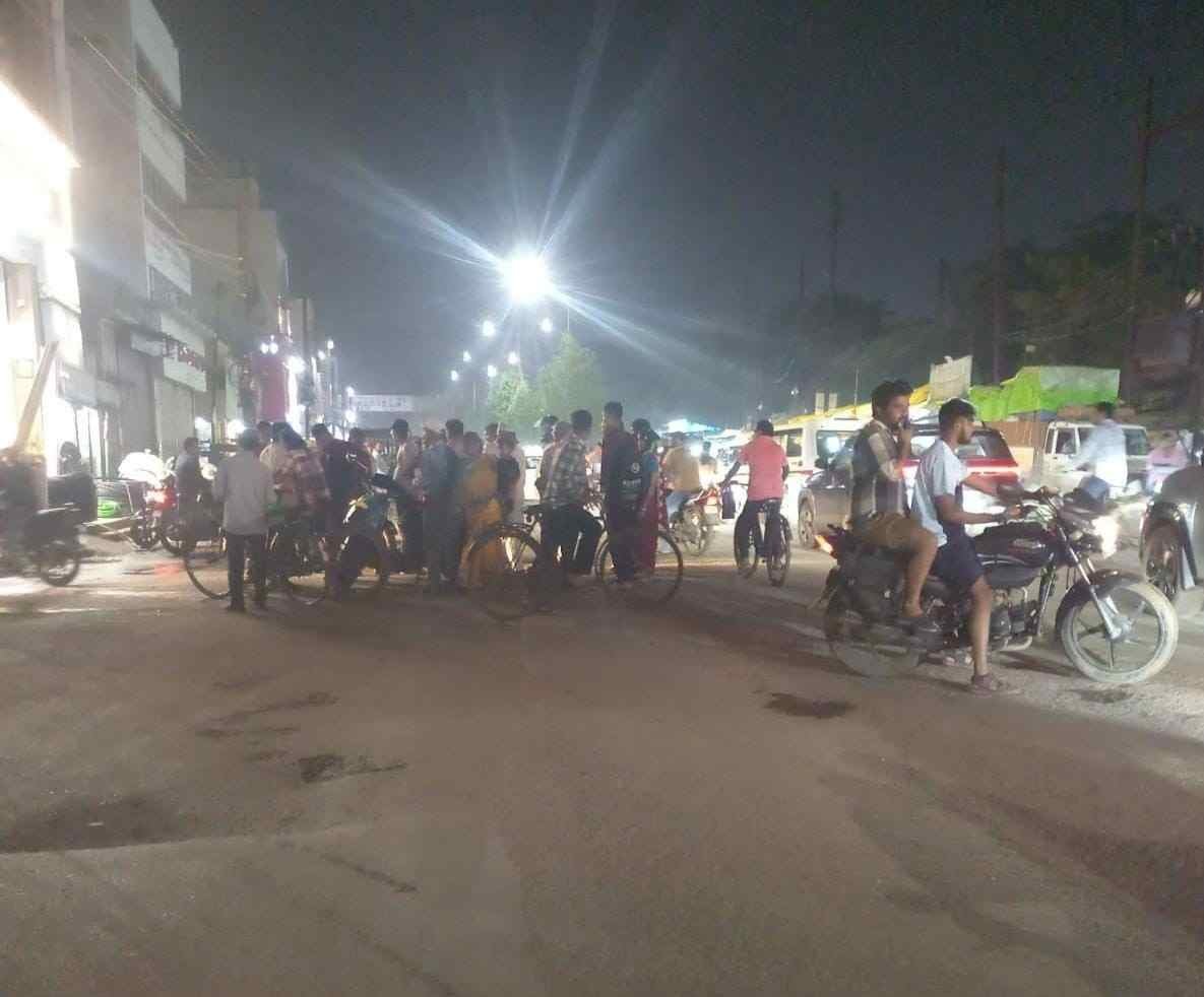 नंदनी रोड़ से केनाल रोड़ और शीतला कॉम्पलेक्स जानें वाला चौक बना खतरनाक नंदनी रोड़ से केनाल रोड़ और शीतला कॉम्पलेक्स जानें वाला चौक बना खतरनाक