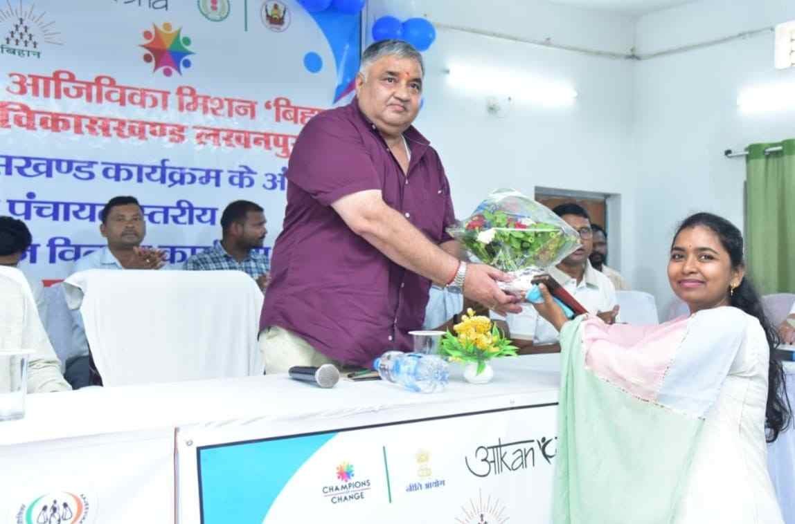 बिहान से ग्रामीण परिवारों को मिल रहा आत्मनिर्भरता का नया आधार, मछली पालन से बढ़ेंगे आजीविका के अवसर बिहान से ग्रामीण परिवारों को मिल रहा आत्मनिर्भरता का नया आधार, मछली पालन से बढ़ेंगे आजीविका के अवसर