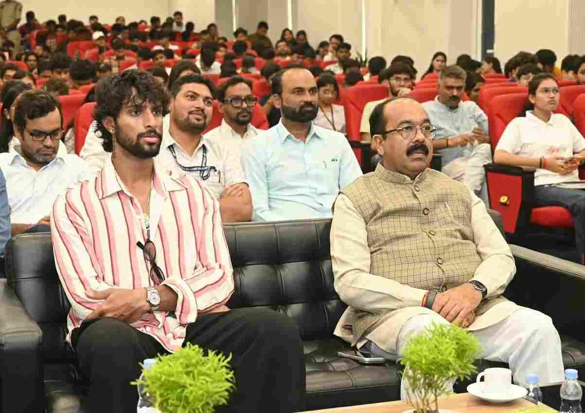 उप मुख्यमंत्री अरुण साव ‘खेलो इंडिया संवाद’ कार्यक्रम में हुए शामिल उप मुख्यमंत्री अरुण साव ‘खेलो इंडिया संवाद’ कार्यक्रम में हुए शामिल