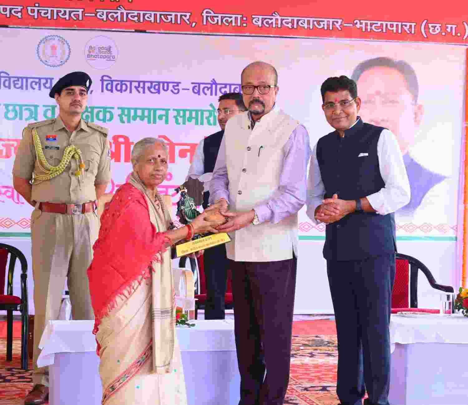 लक्ष्य हासिल करने के लिए जुनून जगाएं और मेहनत करें: राज्यपाल रमेन डेका लक्ष्य हासिल करने के लिए जुनून जगाएं और मेहनत करें: राज्यपाल रमेन डेका