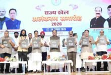 मुख्यमंत्री विष्णु देव साय ने खेलों पर आधारित फोटो प्रदर्शनी और कॉफी टेबल बुक ‘हमारे खिलाड़ी’ का किया विमोचन