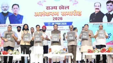 मुख्यमंत्री विष्णु देव साय ने खेलों पर आधारित फोटो प्रदर्शनी और कॉफी टेबल बुक ‘हमारे खिलाड़ी’ का किया विमोचन