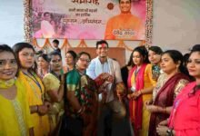 रक्षाबंधन पर हजारों बहनों ने विधायक देवेंद्र यादव को बांधी राखी, सेक्टर-5 में भव्य रक्षाबंधन समारोह