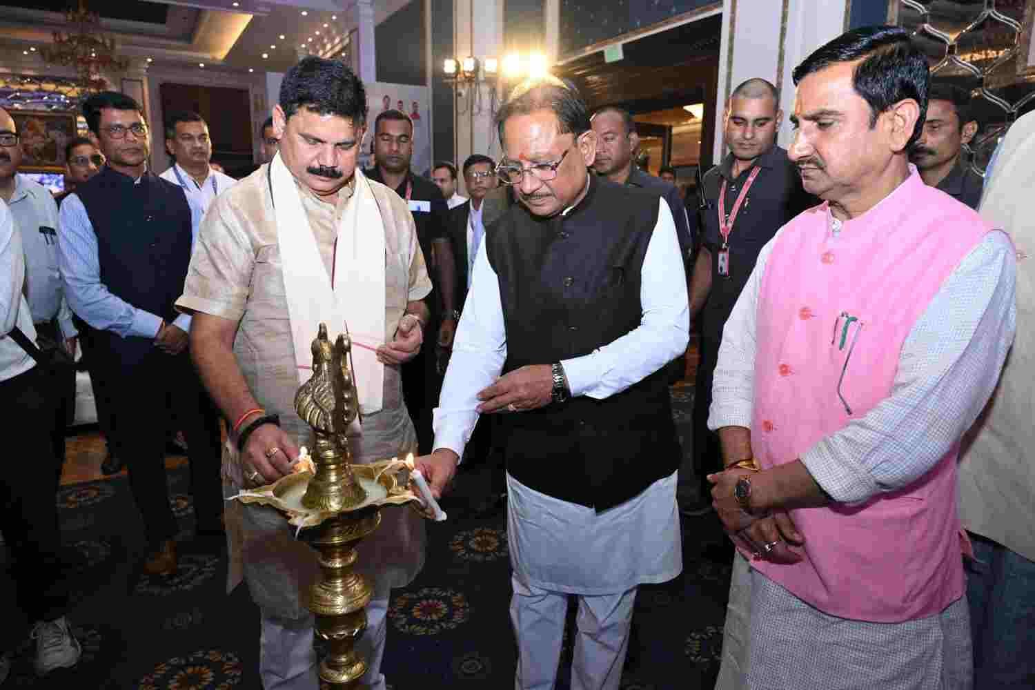 खनिज उत्पादन तक सीमित नहीं रहेगा छत्तीसगढ़, अन्वेषण से एडवांस मैन्युफैक्चरिंग तक विकसित होगी पूरी वैल्यू चेन – मुख्यमंत्री विष्णुदेव साय खनिज उत्पादन तक सीमित नहीं रहेगा छत्तीसगढ़, अन्वेषण से एडवांस मैन्युफैक्चरिंग तक विकसित होगी पूरी वैल्यू चेन – मुख्यमंत्री विष्णुदेव साय