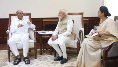 PM मोदी से मिले शरद पवार गुट के सांसद, महाराष्ट्र की सियासत में क्या पक रही है खिचड़ी? PM मोदी से मिले शरद पवार गुट के सांसद, महाराष्ट्र की सियासत में क्या पक रही है खिचड़ी?