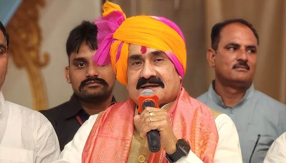दतिया में BJP का नया प्लान! नरोत्तम मिश्रा पर सस्पेंस, आशुतोष तिवारी को मिल सकती है बड़ी जिम्मेदारी दतिया में BJP का नया प्लान! नरोत्तम मिश्रा पर सस्पेंस, आशुतोष तिवारी को मिल सकती है बड़ी जिम्मेदारी