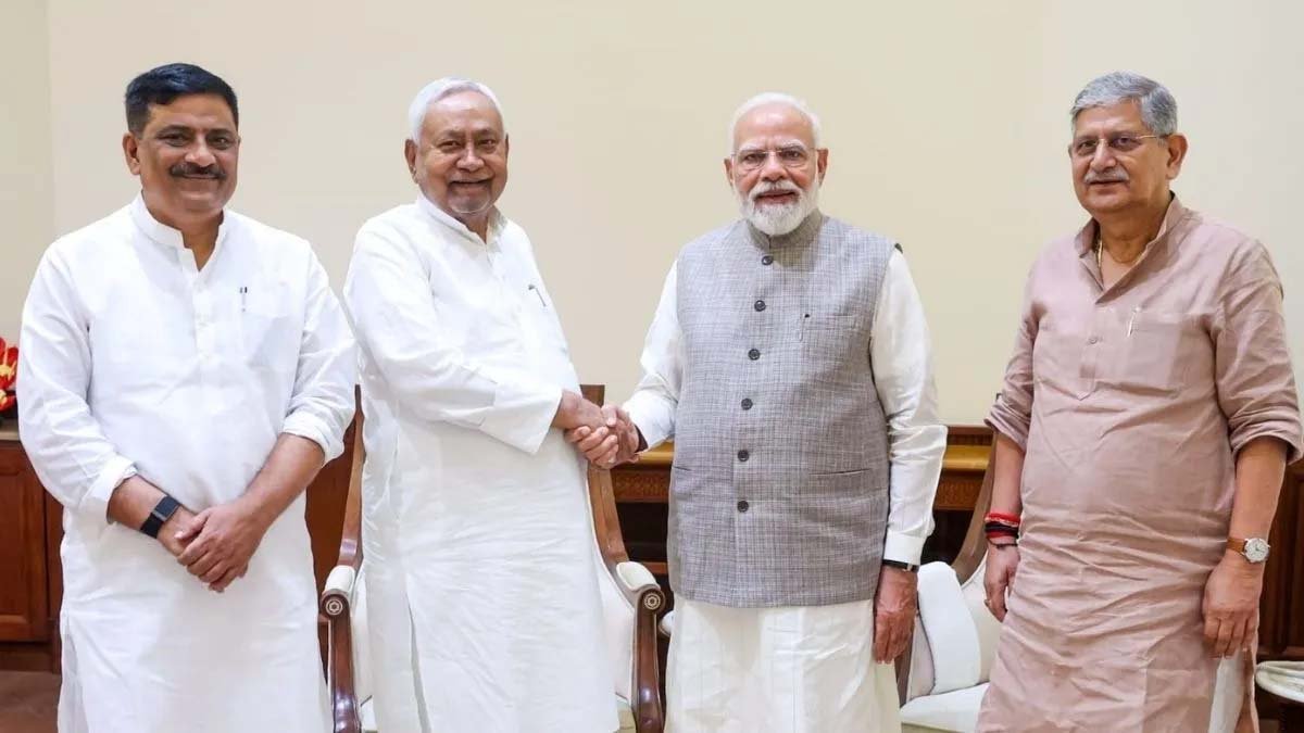 यूपी विधानसभा चुनाव में फिर किस्मत आजमाएगी JDU? गठबंधन या अकेले चुनाव पर मंथन जारी यूपी विधानसभा चुनाव में फिर किस्मत आजमाएगी JDU? गठबंधन या अकेले चुनाव पर मंथन जारी