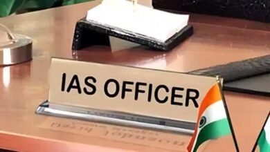 यूपी में बड़े प्रशासनिक फेरबदल की तैयारी, खराब प्रदर्शन वाले डीएम पर गिरेगी गाज यूपी में बड़े प्रशासनिक फेरबदल की तैयारी, खराब प्रदर्शन वाले डीएम पर गिरेगी गाज