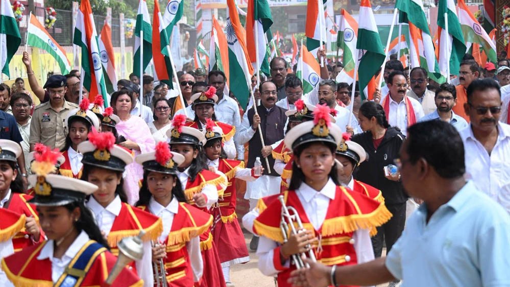 देशभक्ति से ओतप्रोत अप्रतिम उत्साह के साथ निकली तिरंगा यात्रा, उप मुख्यमंत्री अरुण साव हुए शामिल देशभक्ति से ओतप्रोत अप्रतिम उत्साह के साथ निकली तिरंगा यात्रा, उप मुख्यमंत्री अरुण साव हुए शामिल