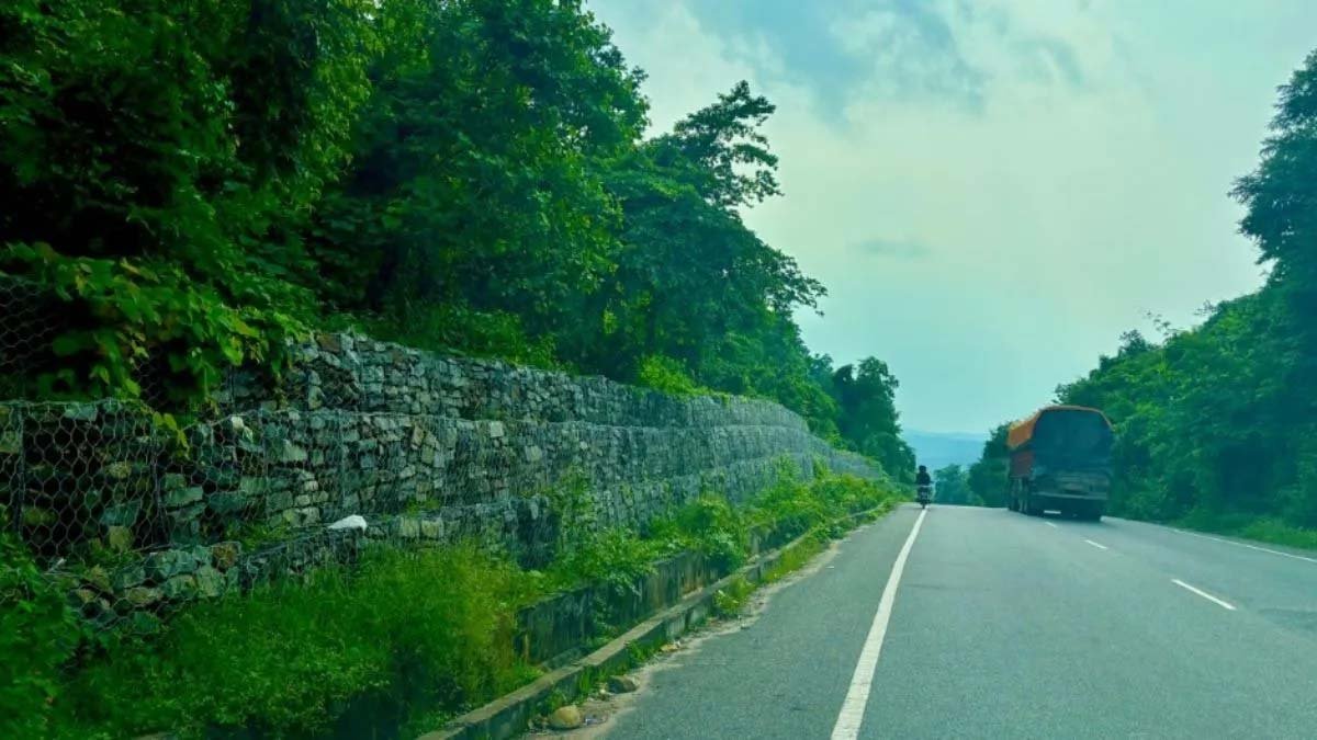 सोहराय कला से सजेगी पीठौरिया-पतरातू घाटी, बारिश के बाद शुरू होगा सौंदर्यीकरण सोहराय कला से सजेगी पीठौरिया-पतरातू घाटी, बारिश के बाद शुरू होगा सौंदर्यीकरण