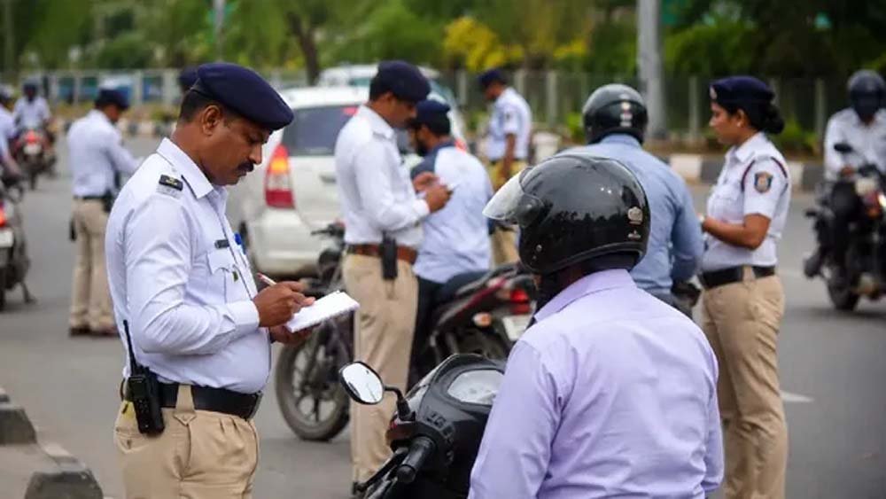 रांची में ट्रैफिक पुलिस का बड़ा एक्शन, अगस्त में 91 हजार से ज्यादा चालान; 6.40 करोड़ का जुर्माना