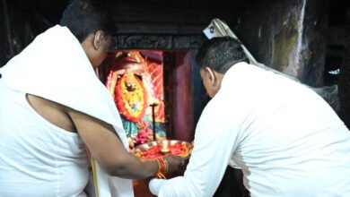 तिरंगा यात्रा के दूसरे दिवस माँ दंतेश्वरी की पूजा-अर्चना कर उप मुख्यमंत्री एवं वन मंत्री ने किया यात्रा का शुभारंभ तिरंगा यात्रा के दूसरे दिवस माँ दंतेश्वरी की पूजा-अर्चना कर उप मुख्यमंत्री एवं वन मंत्री ने किया यात्रा का शुभारंभ
