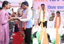 श्यामगिरी में शहीद पूर्व विधायक स्व. भीमा मंडावी को उप मुख्यमंत्री विजय शर्मा और वन मंत्री केदार कश्यप ने दी श्रद्धांजलि
