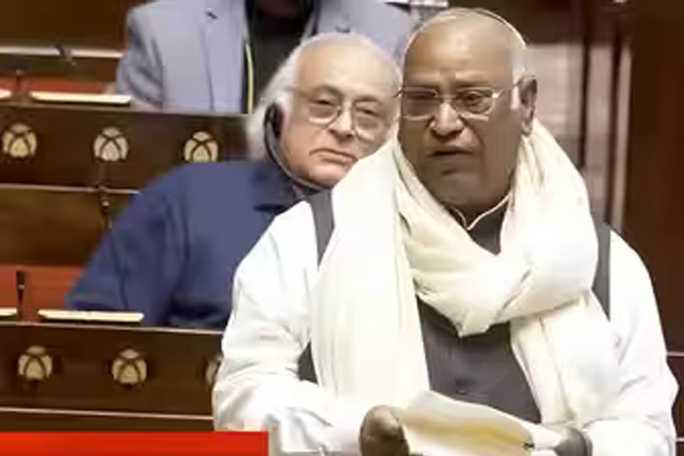 खरगे के मंच के ‘शुद्धिकरण’ पर भड़के जेपी नड्डा, बोले- ‘दुखदायी है, हम इसकी जांच करेंगे’; सदन में हंगामा खरगे के मंच के ‘शुद्धिकरण’ पर भड़के जेपी नड्डा, बोले- ‘दुखदायी है, हम इसकी जांच करेंगे’; सदन में हंगामा