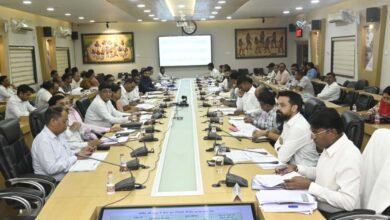 प्रभारी सचिव ने विभागवार योजनाओं और कार्यक्रमों की प्रगति की समीक्षा की प्रभारी सचिव ने विभागवार योजनाओं और कार्यक्रमों की प्रगति की समीक्षा की