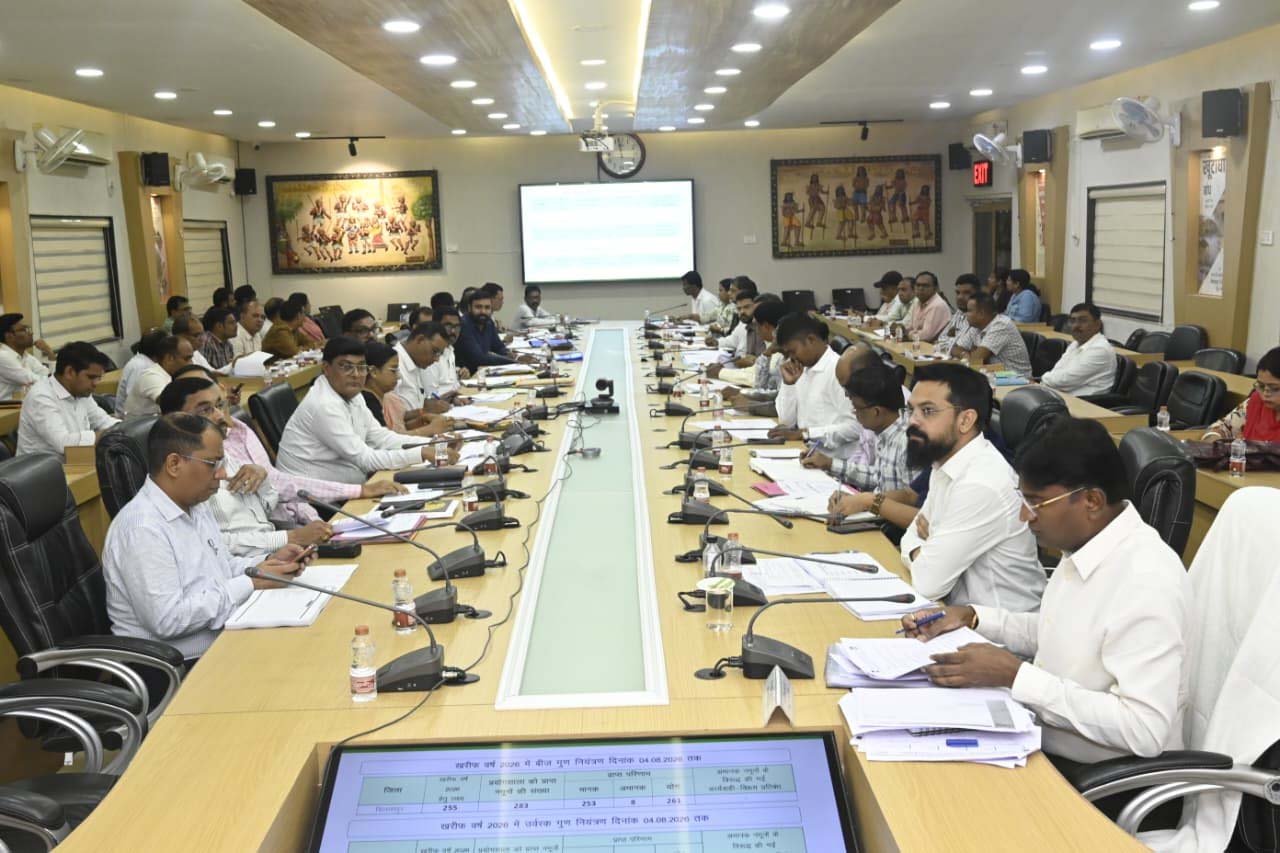 प्रभारी सचिव ने विभागवार योजनाओं और कार्यक्रमों की प्रगति की समीक्षा की प्रभारी सचिव ने विभागवार योजनाओं और कार्यक्रमों की प्रगति की समीक्षा की