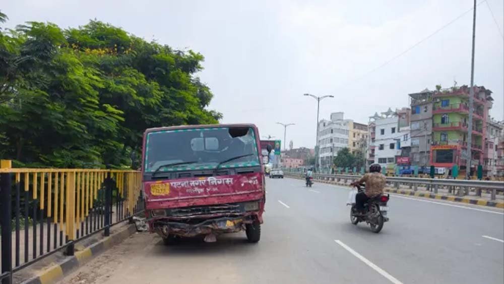 पटना में कचरा उठाव की बदलेगी व्यवस्था, 555 करोड़ में निजी एजेंसी संभालेगी सफाई पटना में कचरा उठाव की बदलेगी व्यवस्था, 555 करोड़ में निजी एजेंसी संभालेगी सफाई
